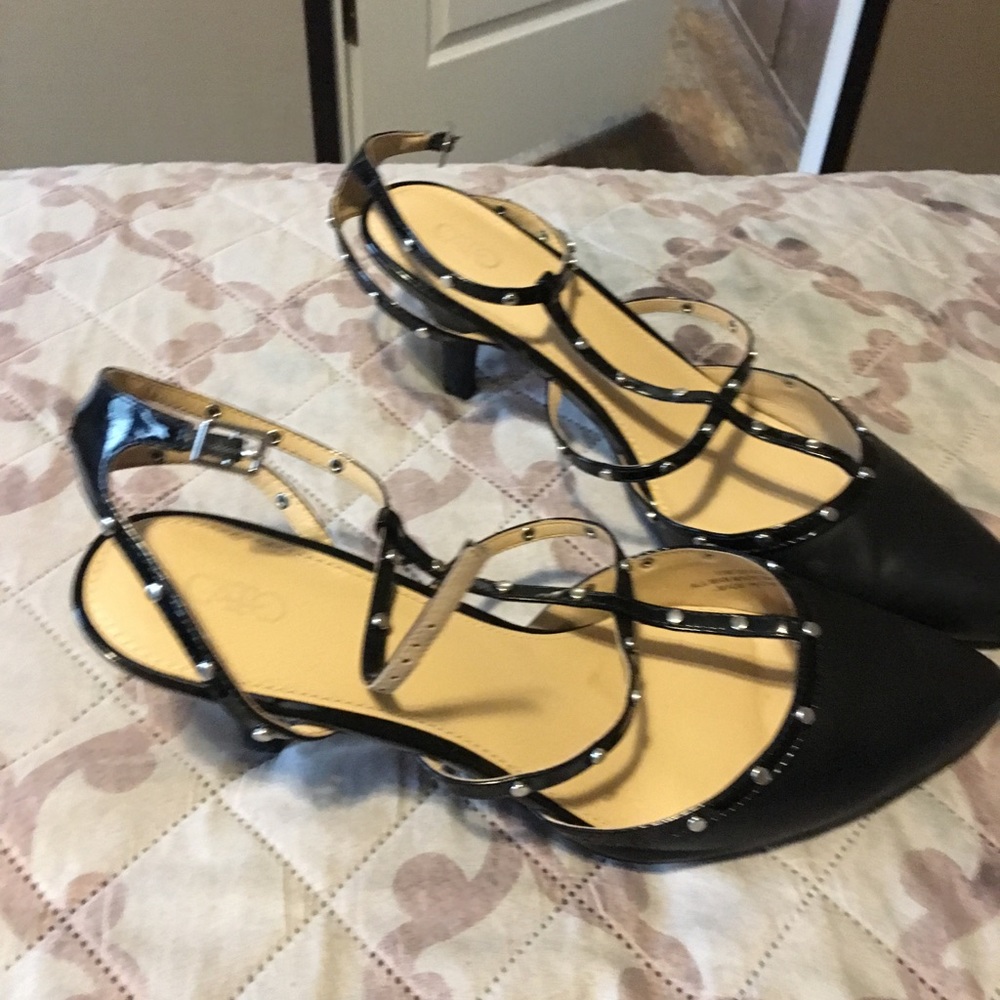 Shoes - Picture 2 of 3